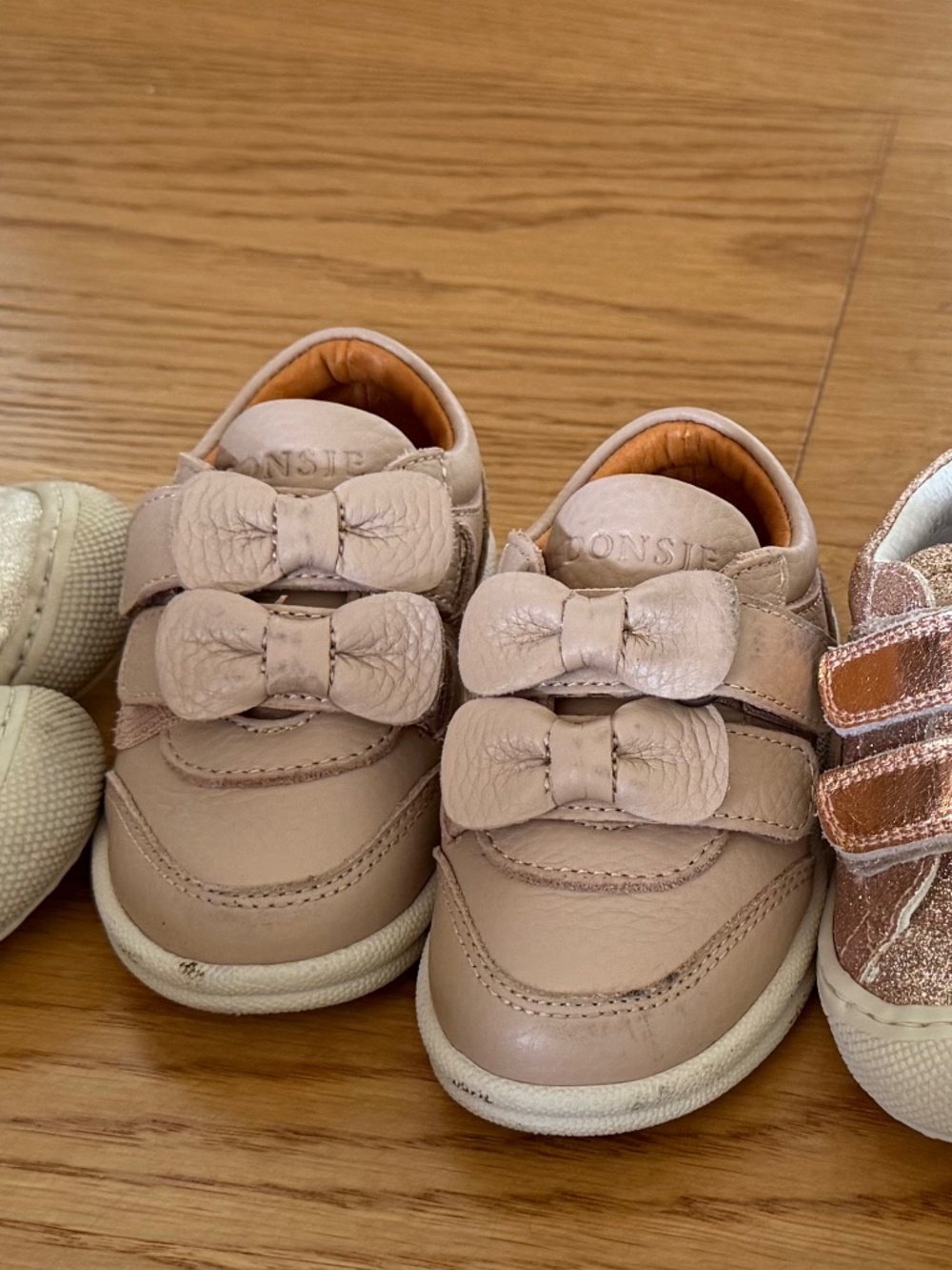 Donsje Toddler shoes size 20